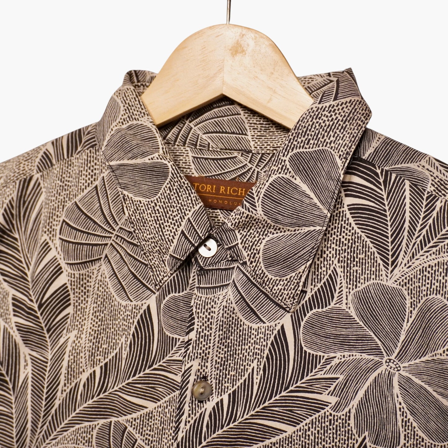 Vintage Tori Richard Button Up (M)