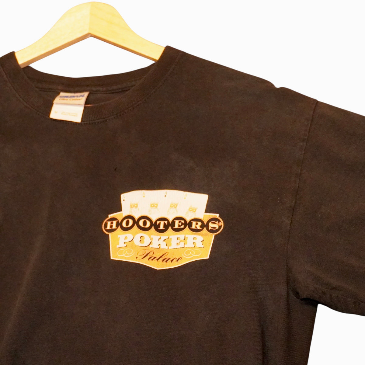 Hooters Poker Tee (M)